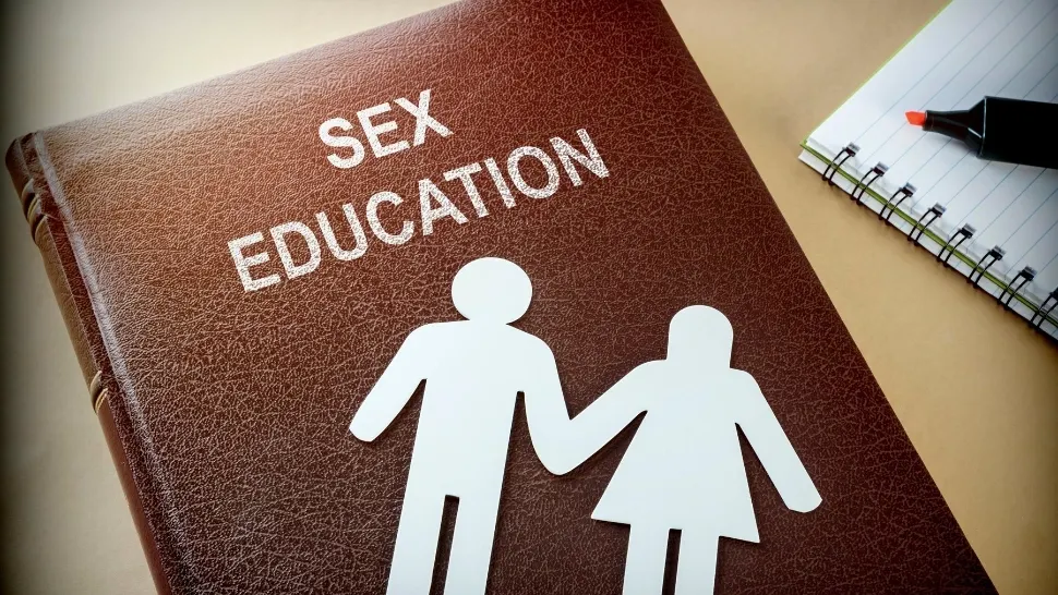 Copiii sunt învățați că oamenii se pot naște într-un corp greșit. Cum arată orele de educație sexuală în Marea Britanie