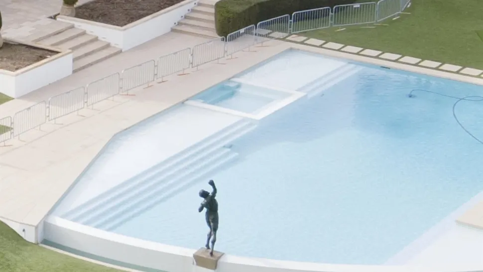 Statuia lui Sylvester Stallone, mărul discordiei la vânzarea conacului. Care a fost înțelegerea cu Adelle 