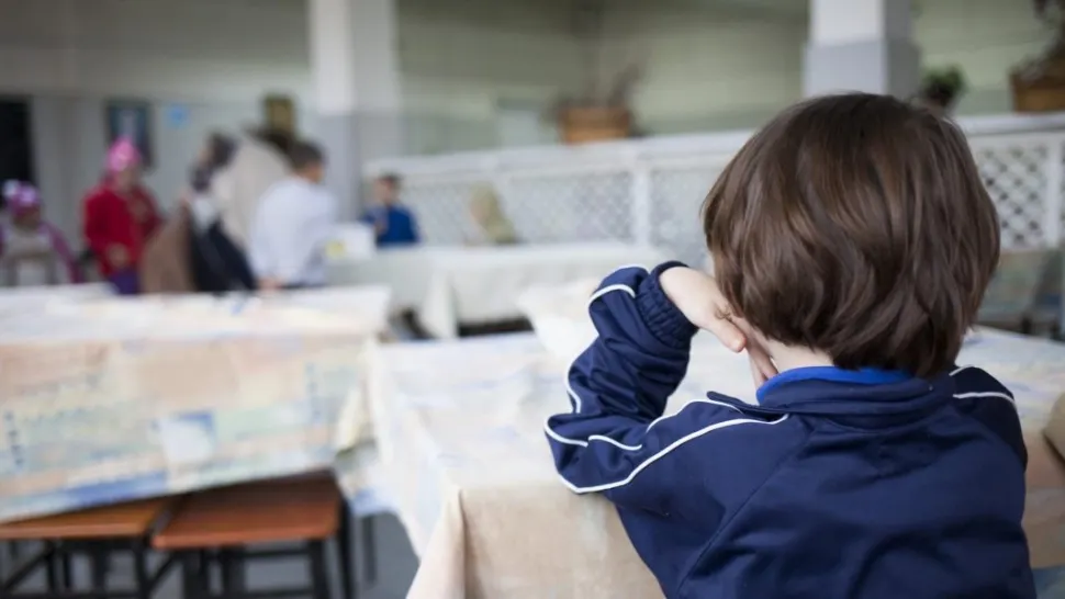 Ororile din internatele de la stat. Trei minori violați de un coleg mai mare, fără ca îngrijitorii să ia vreo măsură