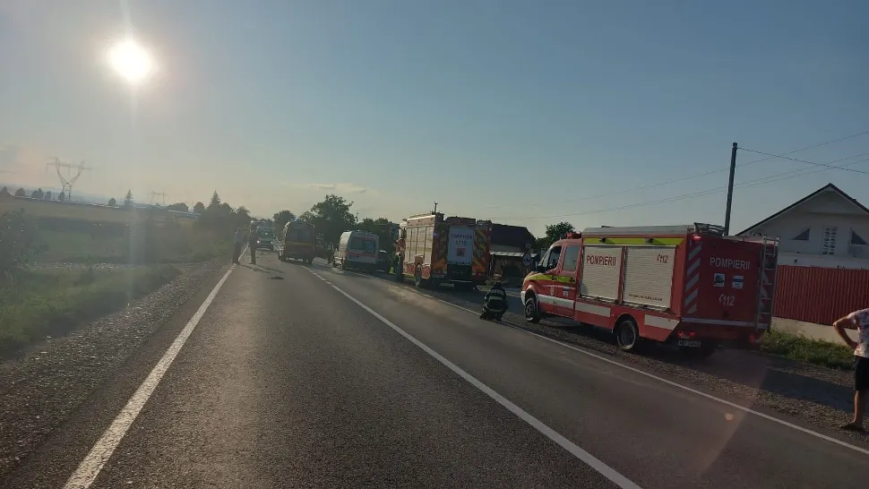 3 morți într-un accident extrem de violent pe DN2, după ce o motocicletă și o bicicletă s-au ciocnit - Imagini dramatice