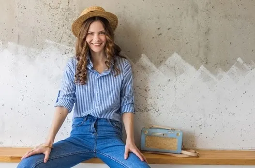 Chic fără efort - îmbunătățește-ți look-ul cu blugii pentru femei (P)