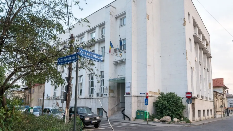 A mai căzut un cap în scandalul azilelor groazei. Șeful DGASPC Sector 3, suspendat din funcție