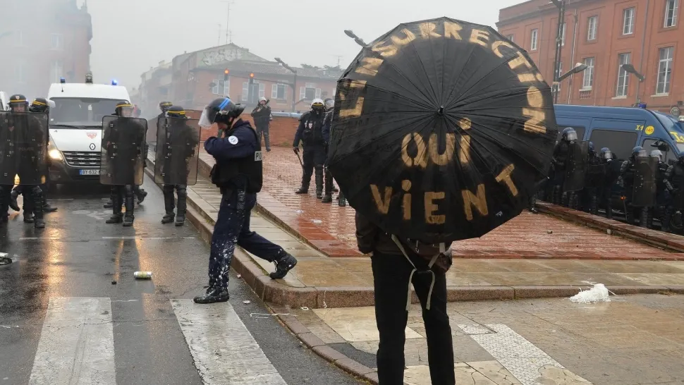 Violențe Franța. A șasea noapte la rând de revolte pe străzi. Săptămâna începe cu noi proteste VIDEO