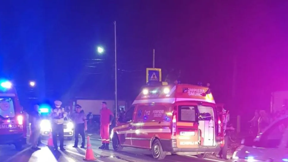 Un șofer drogat a intrat cu mașina într-un stâlp, în Prahova! Două persoane au ajuns la spital