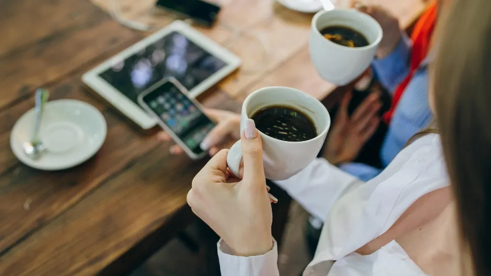 Cu ce înlocuim cafeaua? Ce o face cu adevărat periculoasă pentru sănătate
