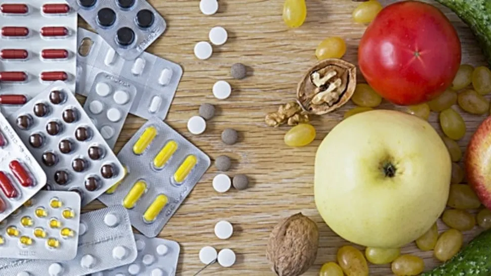 8 combinații periculoase între alimente și medicamente: evită-le cu orice preț, dacă nu vrei să ajungi la spital
