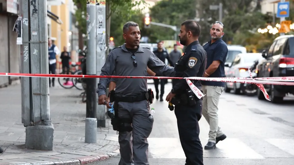 Atac armat la Tel Aviv. Un polițist a fost ucis