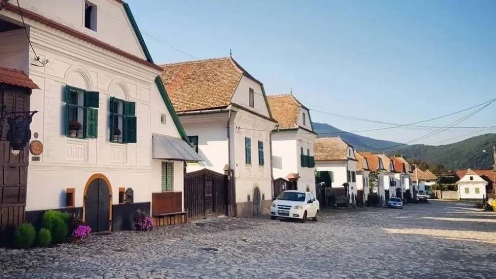 Apă infestată în Rimetea, una din cele mai vizitate comune din România. Sistemul public nici nu are autorizație sanitară