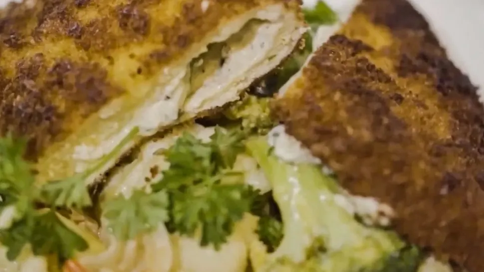 Piept de pui umplut, cu garnitură de legume - Cea mai simplă rețetă dezvăluită de un chef celebru