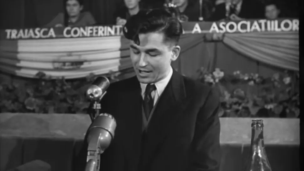 Ion Iliescu la 27 de ani. Era șeful tineretului comunist și lupta împotriva concepțiilor burgheze otrăvitoare  - VIDEO
