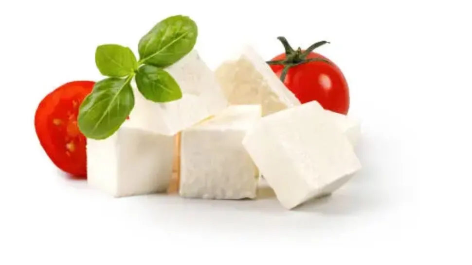 OTRAVĂ de vânzare: brânză cu E. Coli, Salmonella și Stafilococ. DSVSA, semnal de alarmă pentru consumatori