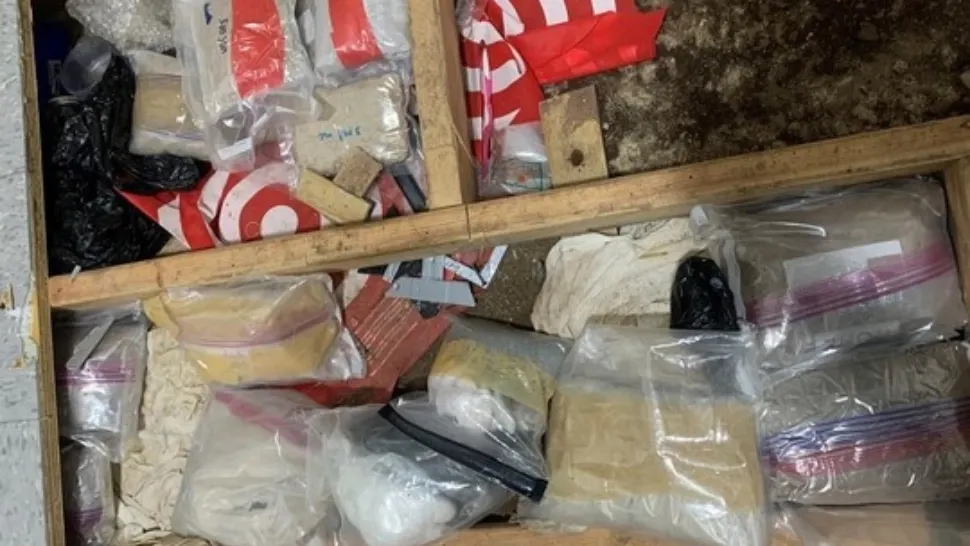 Un copil de grădiniță a murit după o supradoză de Fentanil - Polițiștii, șocați de descoperirea din podeaua unei grădinițe