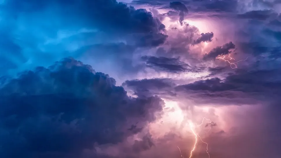 Vreme nebună prezisă de meteorologii internaționali pentru septembrie și octombrie în România. Temperaturi neobișnuite pentru următoarea perioadă