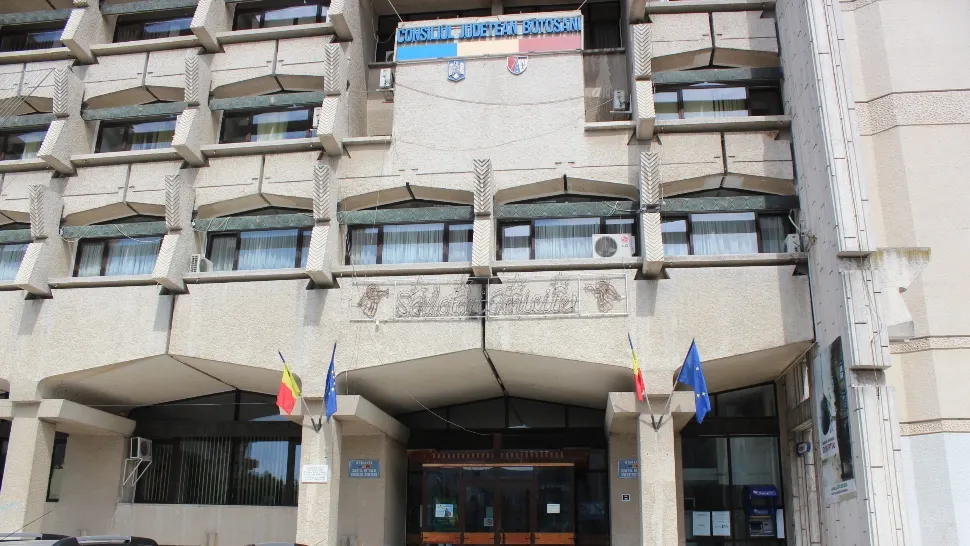 Prietenii politice răsplătite cu posturi bune la stat: Ascensiune controversată a unei tinere de 23 de ani la CJ Botoșani, direct din facultate