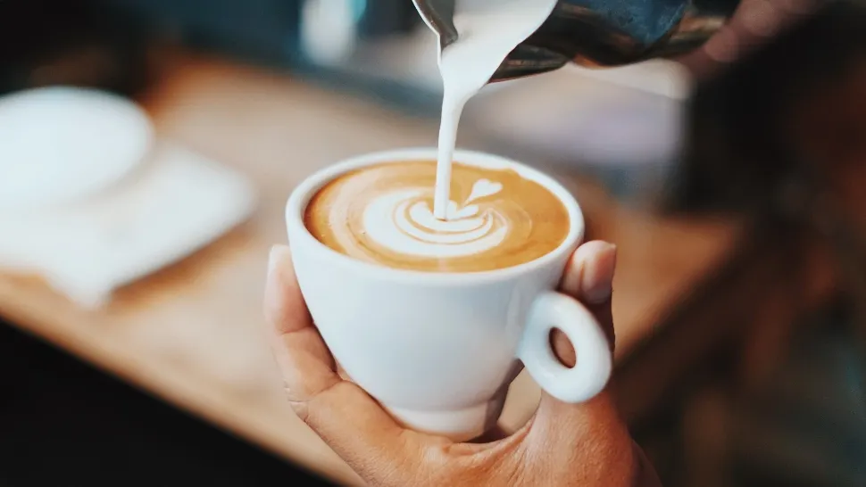 După ce oră NU mai trebuie să bei cafea - Trucuri pentru a-ți înșela pofta de cofeină
