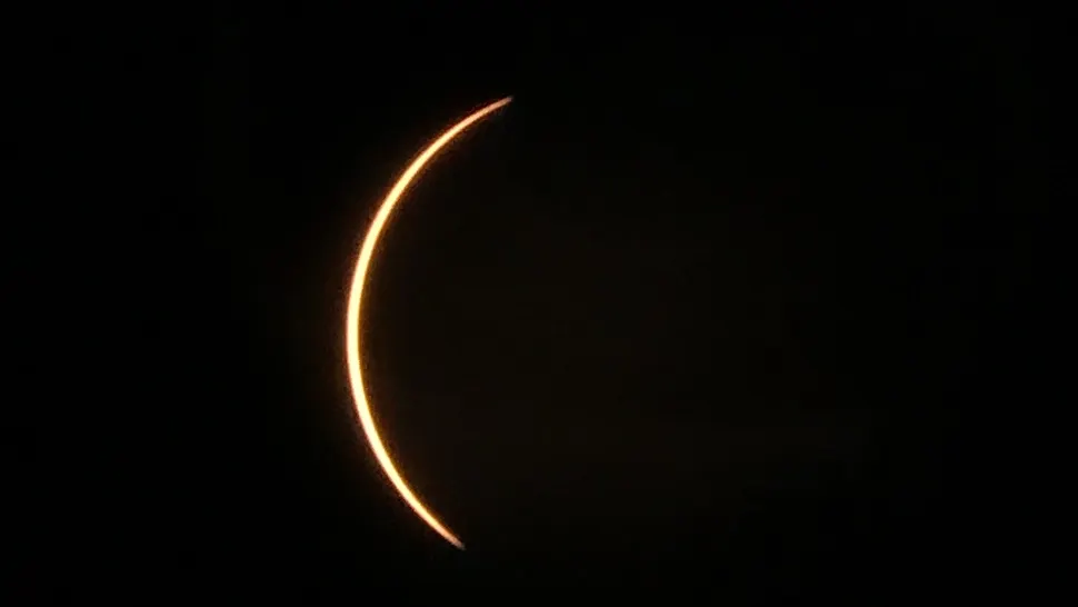  3 zodii, afectate masiv de eclipsa de Lună din 28 octombrie! Vor trece prin schimbări majore