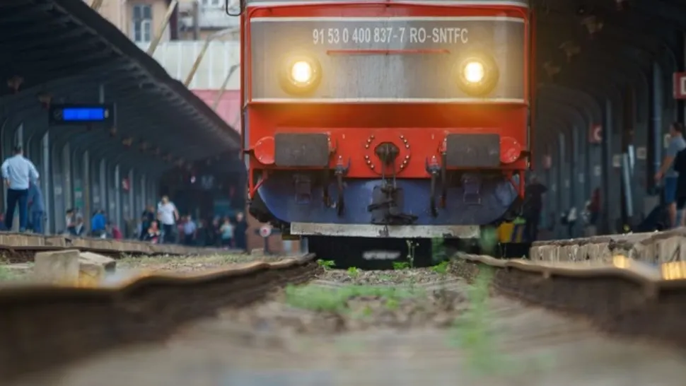 Scene șocante în gara Adjud: O adolescentă s-a aruncat în faţa trenului 