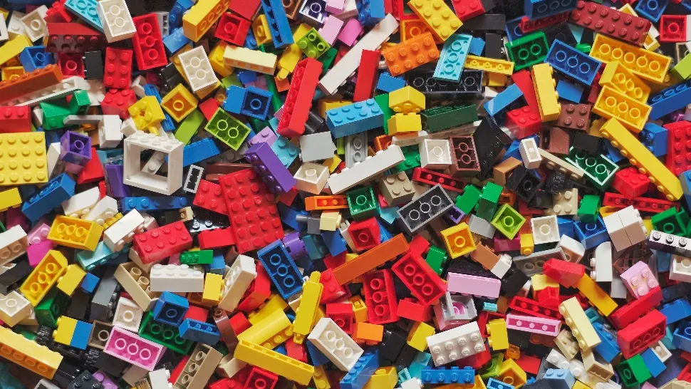 Fascinația copilăriei: Piesele Lego (P)