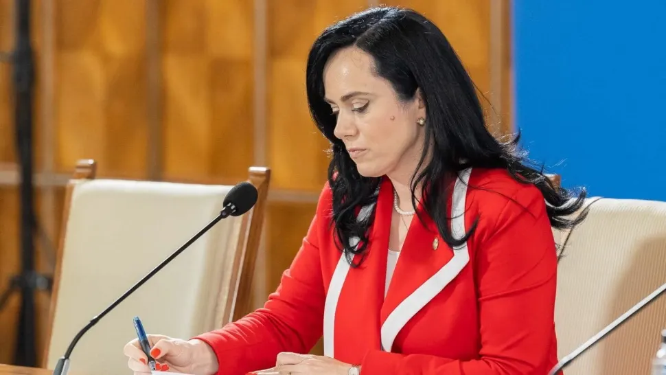 Simona Bucura Oprescu: "S-au găsit bani de către unii în 2020-2021 pentru vaccinuri care au fost aruncate - Trebuie să găsim bani și pentru pensii"