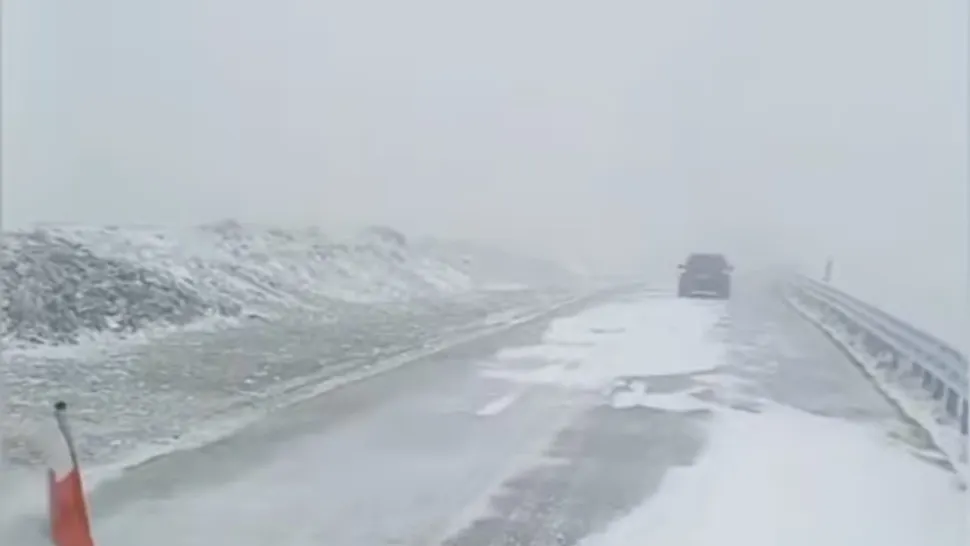 A nins pe Transalpina. Imagini spectaculoase pe una dinte cele mai frumoase șosele din Europa - VIDEO