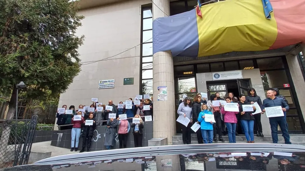GREVĂ în instituțiile Ministerului Muncii - Sindicaliștii amenință că activitatea va fi oprită pe termen nelimitat