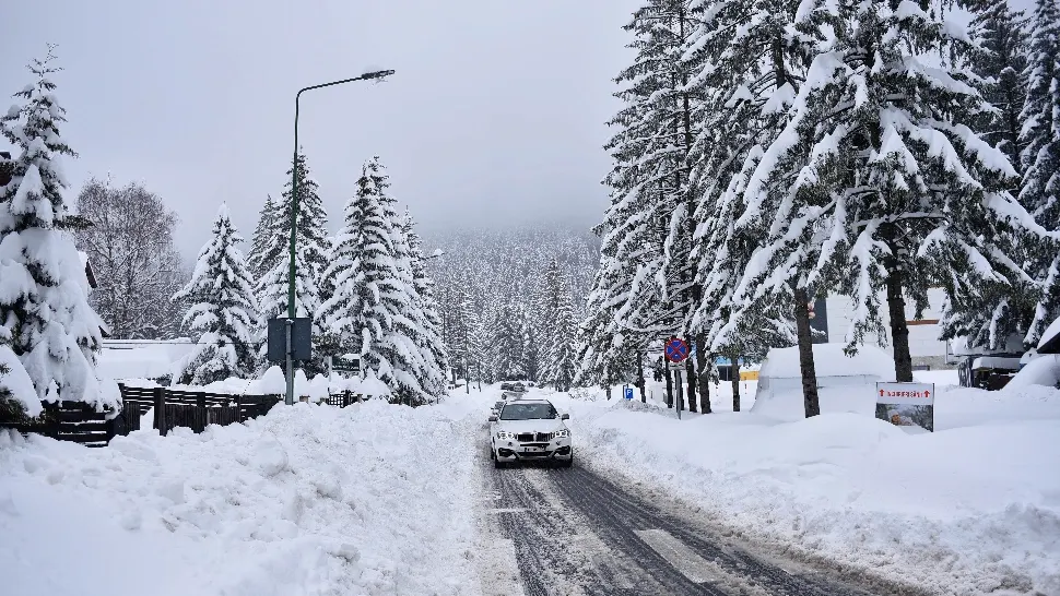 Jumătate de țară este sub cod portocaliu de ninsori și viscol - Alertă de vreme rea - Primul episod sever de iarnă