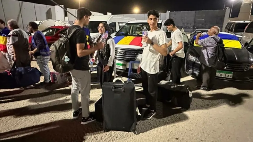 Primele imagini cu românii evacuați din Gaza. Cum au fost surprinși la Cairo. Marcel Ciolacu merge în Egipt