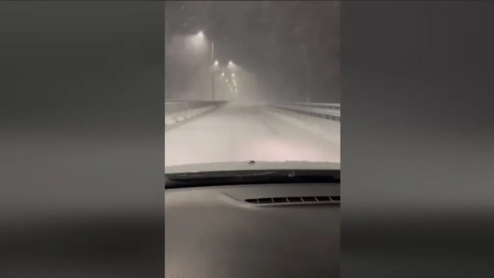 Podul de la Brăila, închis din cauza viscolului puternic - VIDEO - Imagini spectaculoase