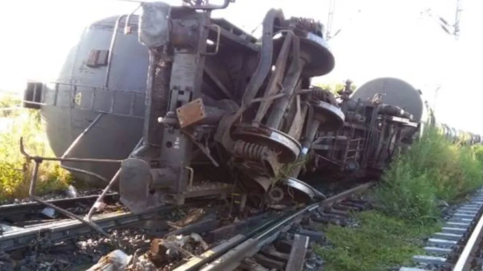 După 11 zile, CFR anunță că se poate circula în Caracal și Craiova, acolo unde au deraiat 11 vagoane