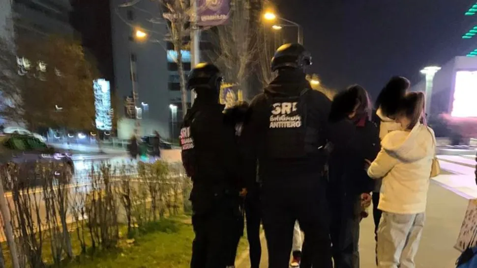Un bărbat a amenințat cu un briceag, în mall Promenada! Echipele antitero ale SRI au intervenit prompt