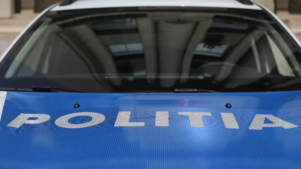 Polițist din Cluj, CONDAMNAT la peste 4 ani de închisoare, după ce a lovit cu bestialitate un șofer băut. Agentul, cercetat în alte două dosare