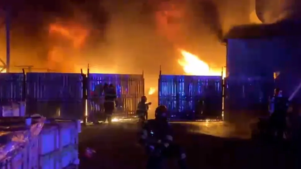 Incendiu uriaș la un mall din Cluj-Napoca - Clienții, evacuați de urgență