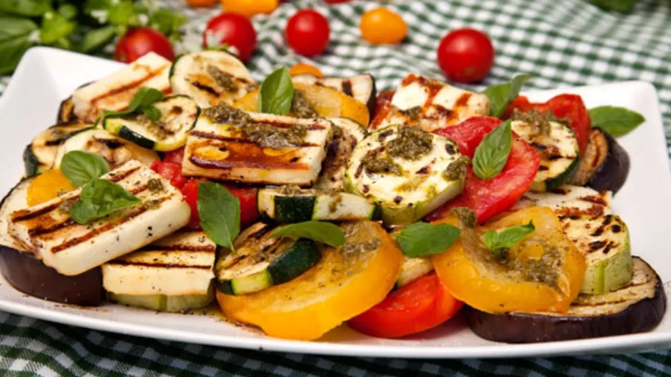 Salata de legume și brânză la grătar - Este delicioasă cu cele 3 ingrediente speciale
