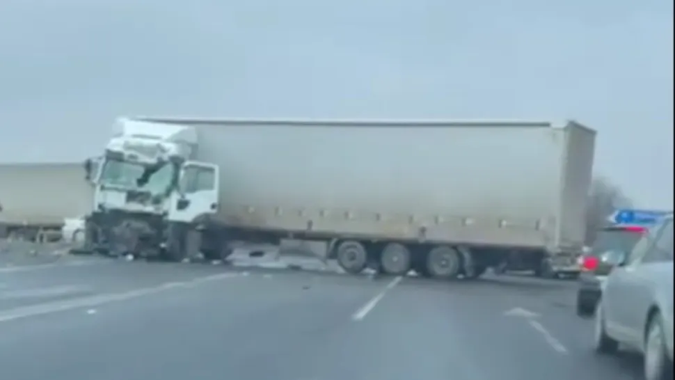 Accident grav cu 11 răniți în Timiș, după impactul dintre  un TIR și un autobuz. A fost activat PLANUL ROȘU - FOTO&VIDEO