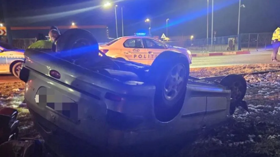 O șoferiță băută și drogată s-a răsturnat cu mașina într-o intersecție din Arad. Femeia a comis mai multe abateri grave de la Codul Rutier