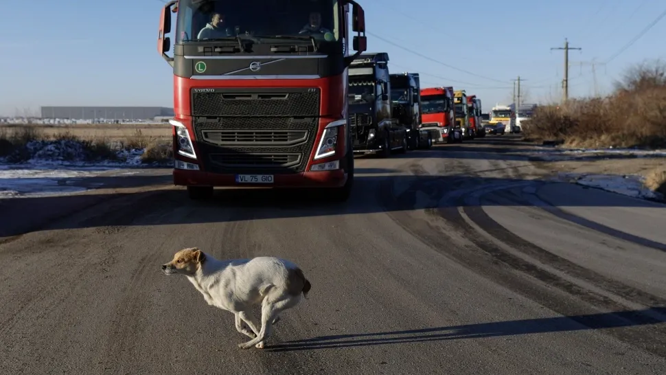 Atenție, trafic BLOCAT în mai multe zone din cauza protestului transportatoilor! Rute ALTERNATIVE recomandate de Infotrafic