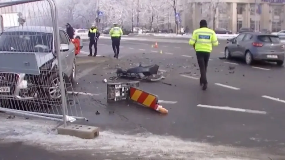 Accident grav, în fața Palatului Parlamentului: două mașini s-au făcut praf, 5 victime - FOTO