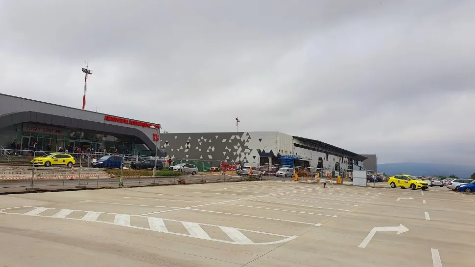 Liberalii ieșeni au zi de sărbătoare: la Iași se inaugurează al doilea cel mai mare aeroport din țară