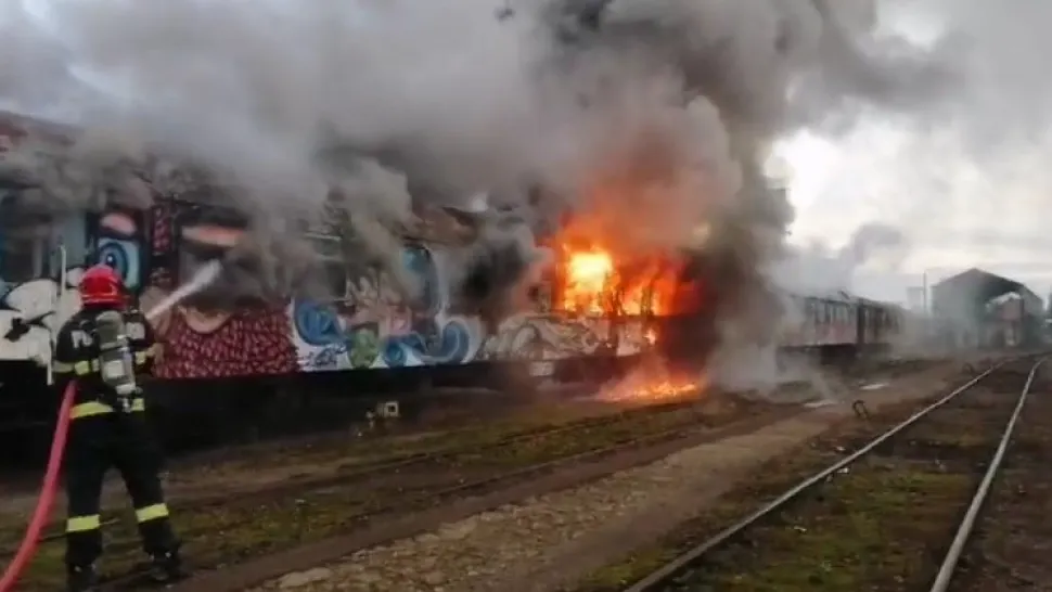Vagoane în flăcări în gara din Cluj Napoca - De la ce a pornit incendiul