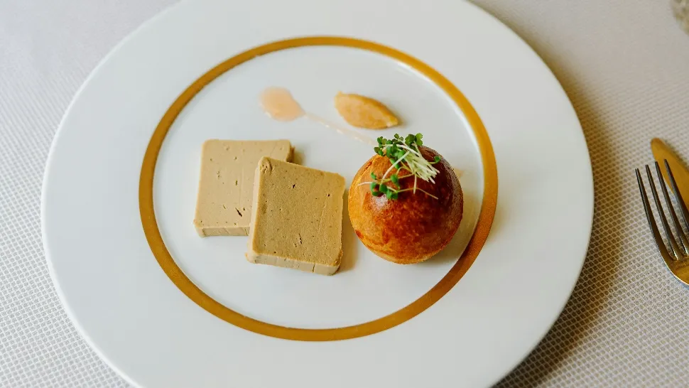 Pate delicios și sănătos din fasole și ciuperci. Rețeta cu care îi vei da gata pe cei dragi