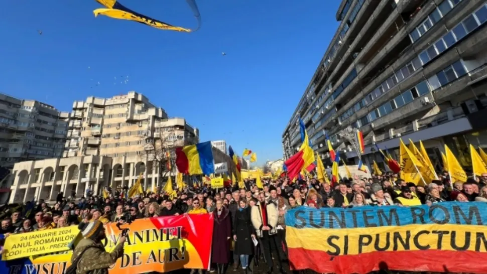 Marș cu peste mii de participanți organizat de AUR la Iași - FOTO
