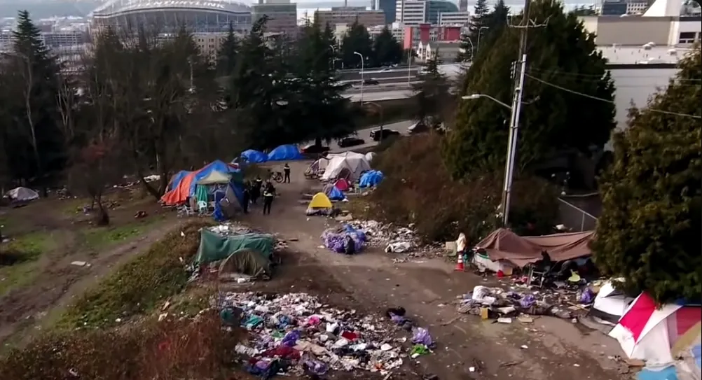 Au oferit droguri gratuite drogaților, iar acum străzile sunt sufocate de oameni fără adăpost și criminalitate. Cum au distrus politicile sociale marile metropole