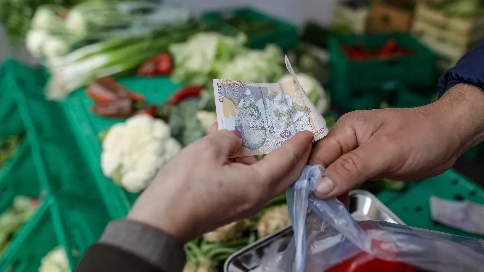 Piețele din București, invadate de samsari. Cum sunt sfidați românii și producătorii cinstiți? Reportaj ROMÂNIA SUVERANĂ - VIDEO  