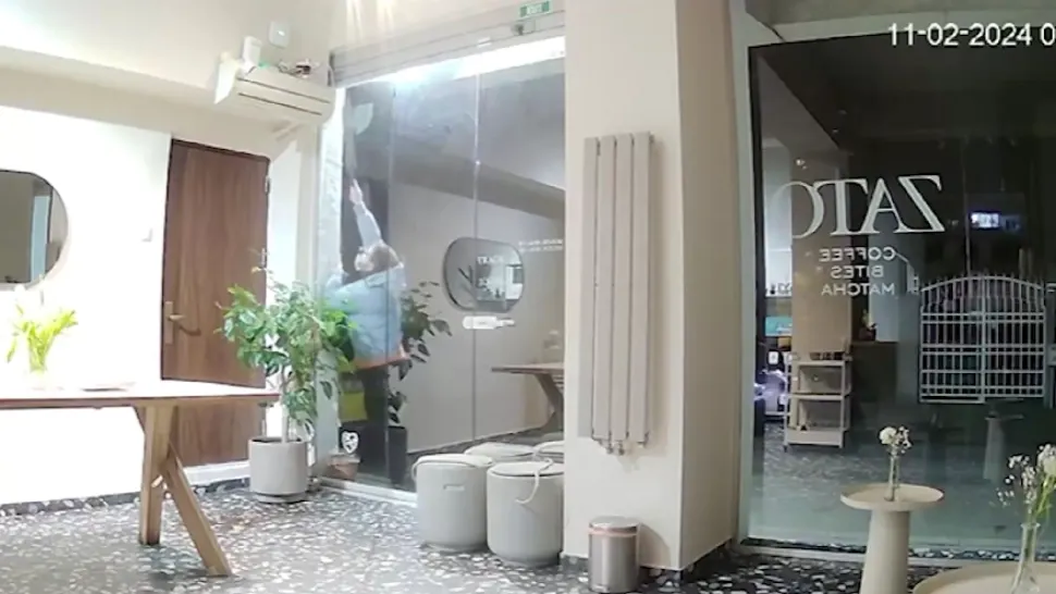 Un medic neurolog a încercat să spargă o cafenea de lux din Capitală înarmat cu o macetă! SURSE: Bărbatul era băut și drogat  VIDEO