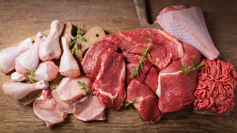 Topul celor mai sănătoase tipuri de carne, întocmit de specialiștii germani. Porcul, preferatul românilor, nici măcar nu se află pe podium