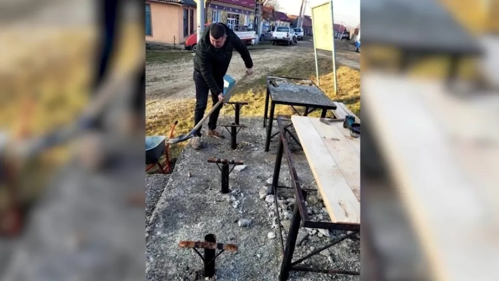 Nicio faptă bună nu rămâne nepedepsită: Un bărbat, sancționat pentru că a reparat băncile din sat