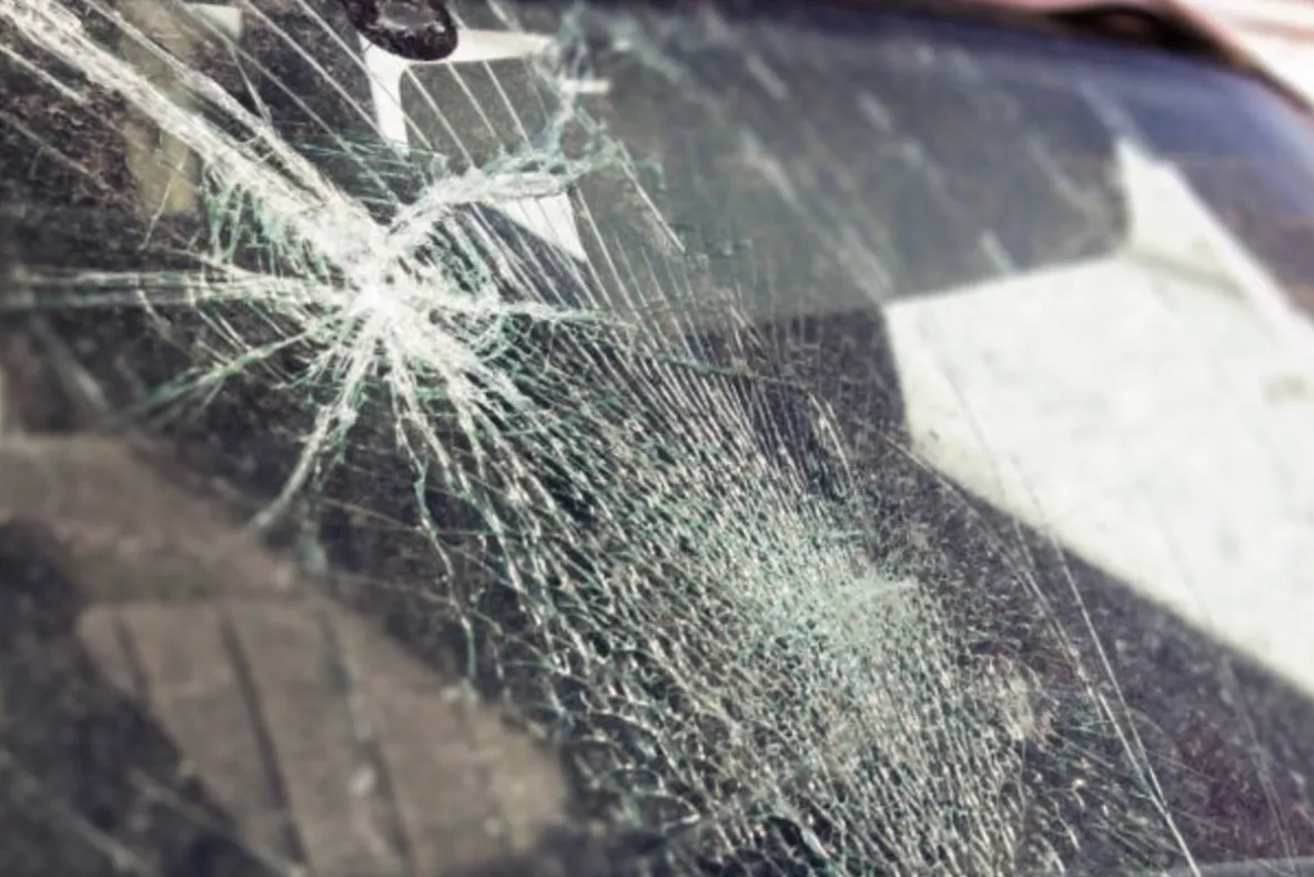 Accident cumplit provocat de un adolescent beat și drogat, în Pădurea Snagov. 5 tineri au ajuns la spital