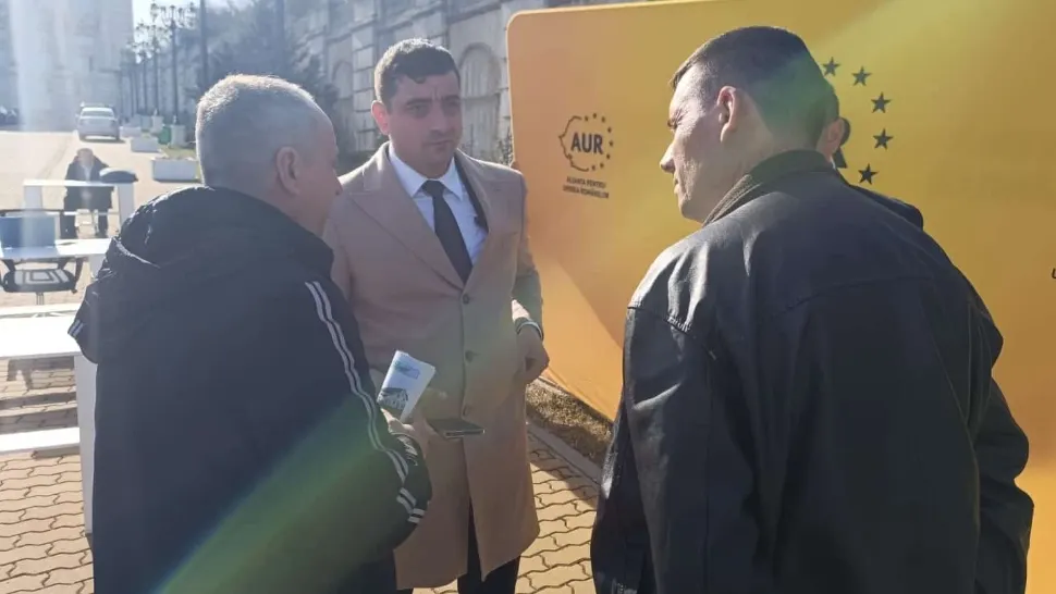 George Simion, confruntare stradală cu un tânăr despre care susține că-l urmărea. Necunoscutul a intrat în curtea Guvernului - VIDEO 