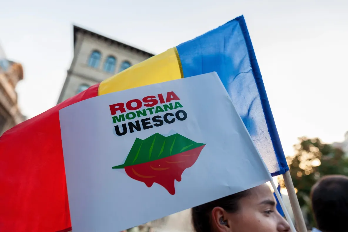 Gabriel Resources a plătit sute de mii de dolari unor profesori de drept pentru a emite opinii împotriva României