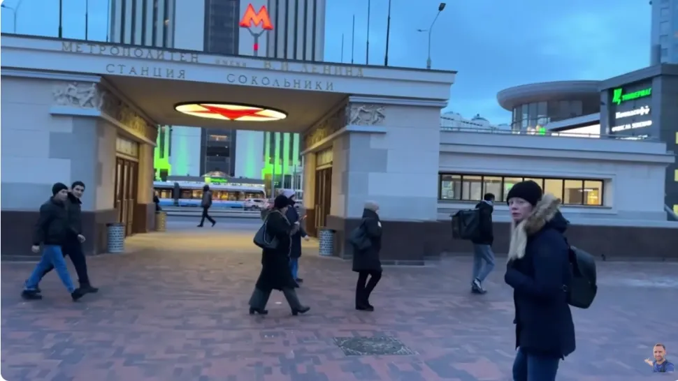 VIDEO cu viața rușilor de rând după doi ani de război și sancțiuni economice. Pâine și circ, ingredientele cu care Putin ține în frâu populația